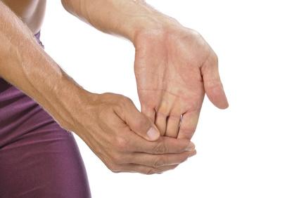 © Shakzu, Fotolia Dehnung Beugemuskel des Handgelenks zur Verhinderung eines Karpaltunnelsyndroms