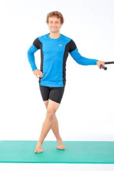 Übung zur Dehnung der Hüftmuskulatur. © Gelenk-Klinik.de Dehnung des Musculus tensor fasciae latae