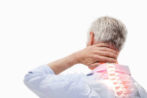 Schmerzen im Bereich der Halswirbelsäule: HWS-Syndrom. © Wavebreakmedia, iStock Mann mit Nackenschmerzen