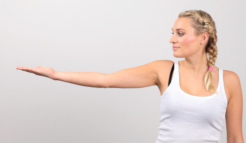 Eingeschränkte Beweglichkeit bei einer Frozen Shoulder: Der Ellenbogen kann nicht mehr auf Schulterhöhe angehoben werden. © Gelenk-Klinik Frozen Shoulder